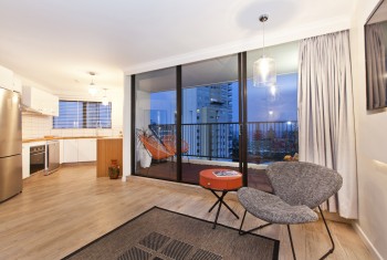 Burleigh-Apartment-015